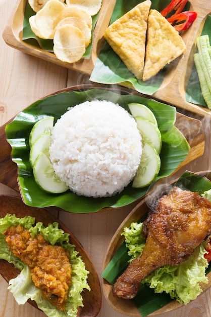 Photo high angle view of meal served on table