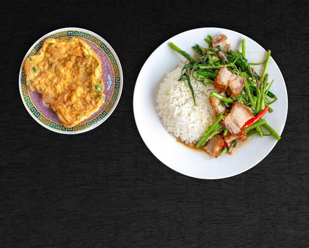 Photo high angle view of meal served on table