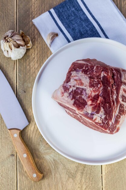 Foto vista ad alto angolo della carne nel piatto