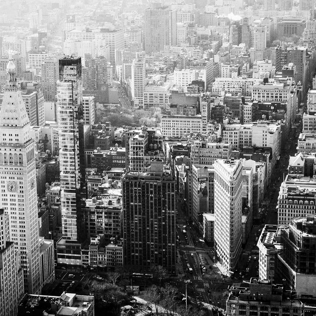 Foto vista ad alta angolazione del paesaggio urbano moderno dall'empire state building