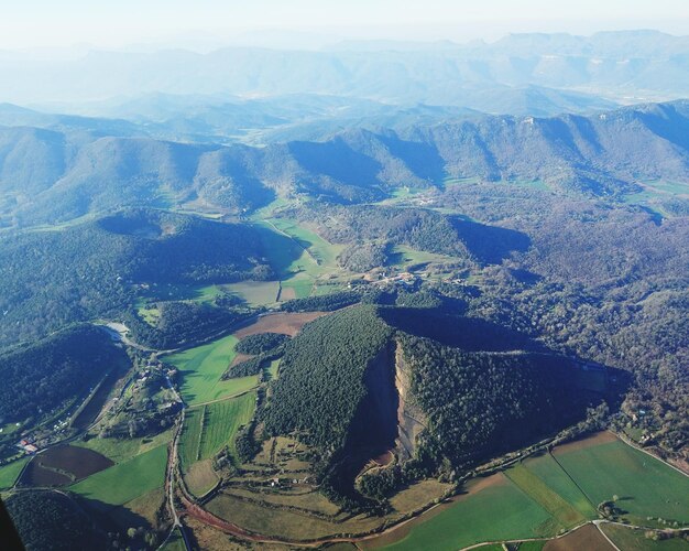 Foto vista ad alto angolo delle montagne contro il cielo