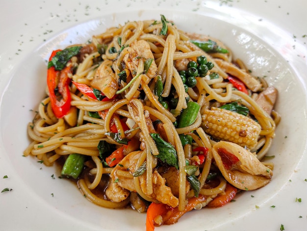 Photo high angle view of noodles served in plate