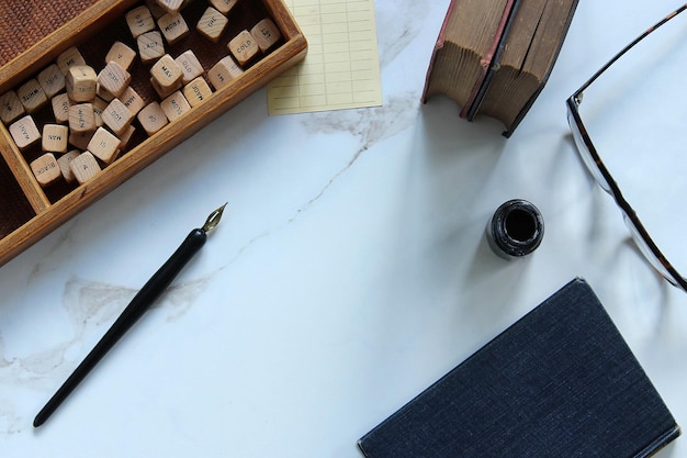 Photo high angle view of objects on table