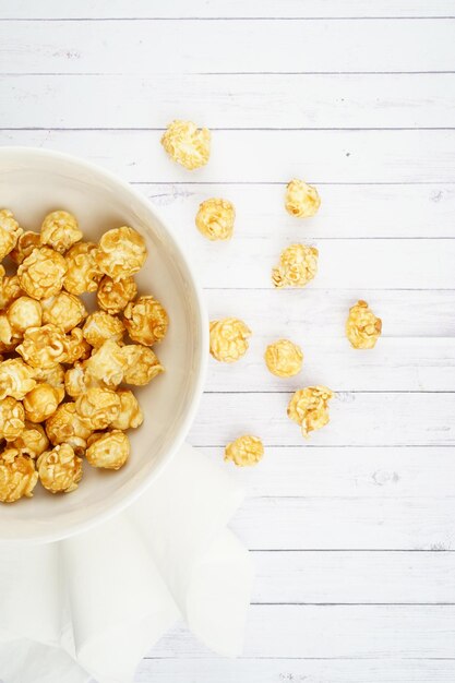 写真 テーブルの上の朝食の高角度のビュー