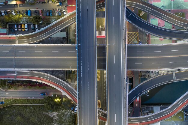 写真 高架道路の高角度の視界