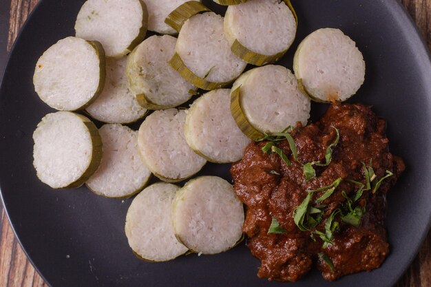 写真 鉢の中の食料の高角度の視点