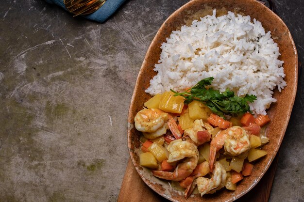 写真 皿の中の食料の高角度の視点