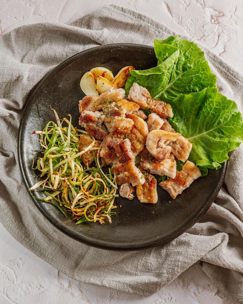 写真 皿の中の食料の高角度の視点