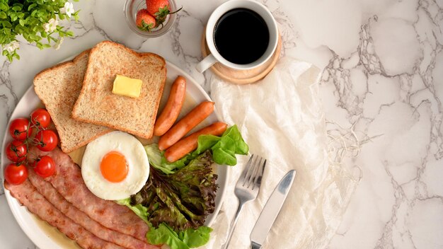 写真 テーブルの上の食べ物の高角度の視点