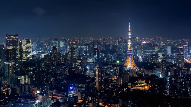 写真 夜の照らされた都市風景の高角度の景色