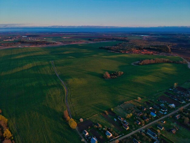 写真 空に照らされた景色の高角度の視点