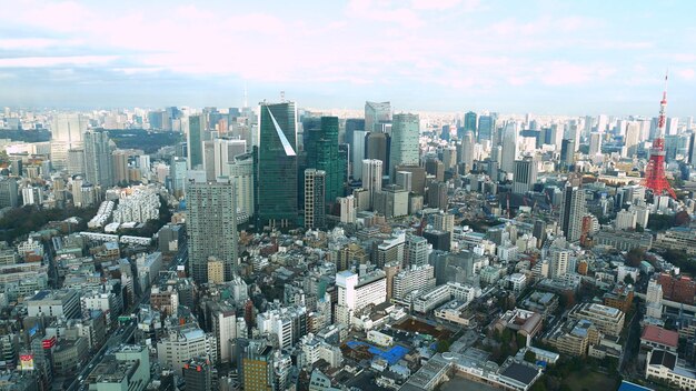 写真 空に向かって都市の近代的な建物の高角度の景色