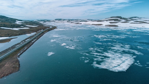 Фото Высокоугольный вид моря на небо