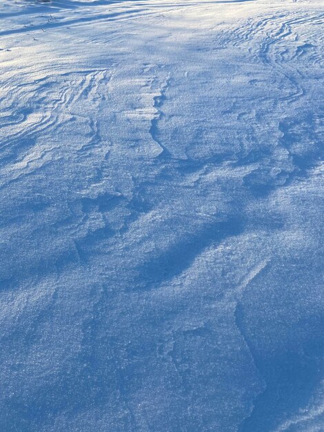 写真 雪で覆われた景色の高角度の景色