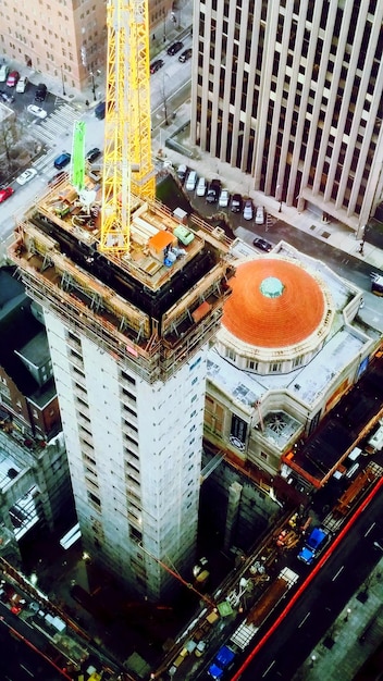 사진 도시 에서 건설 중 인 타워 의 높은 각도 시각