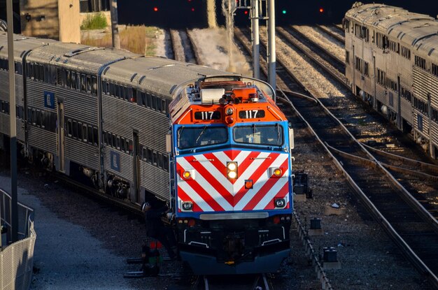 写真 動く列車の高角度の視界