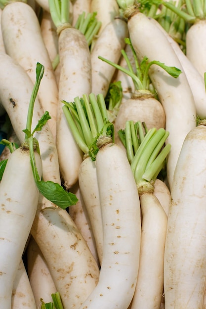 写真 市場で販売する野菜の高角度のビュー