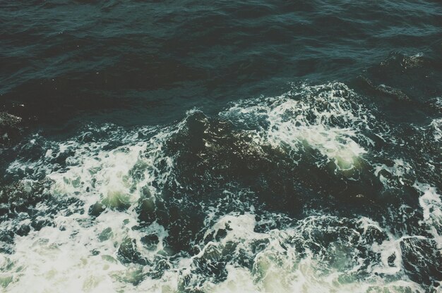 사진 바다 에서 물결 이 어지는 것 의 높은 각도 의 모습