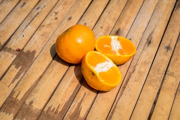 Photo high angle view of orange on table