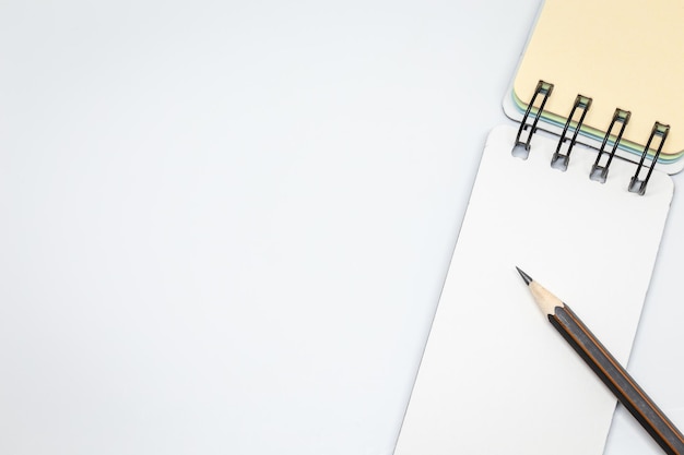 Photo high angle view of pen against white background