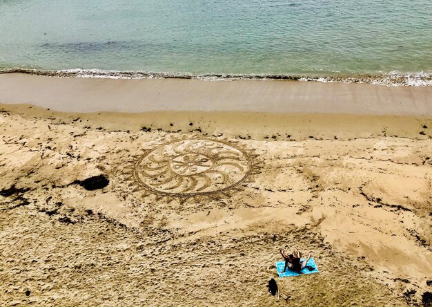 Photo high angle view of people at beach