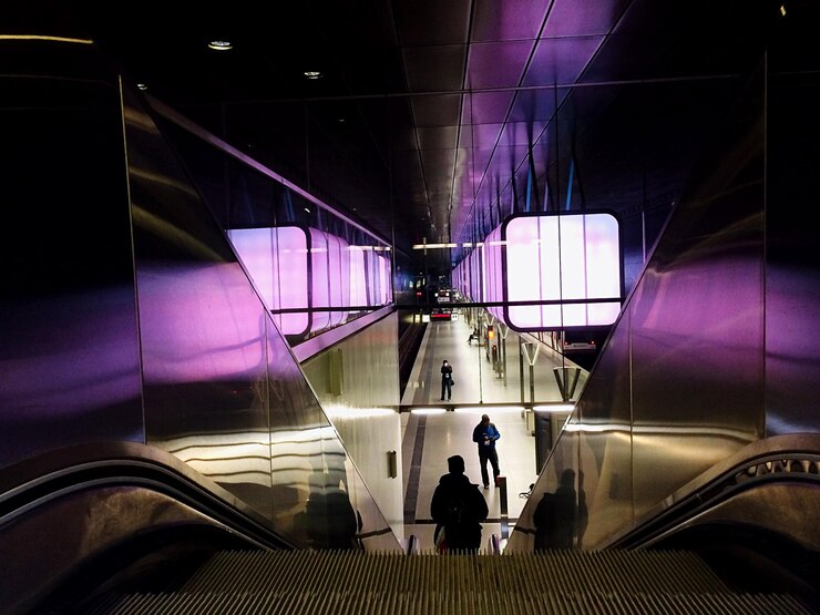 Photo high angle view of people on escalator