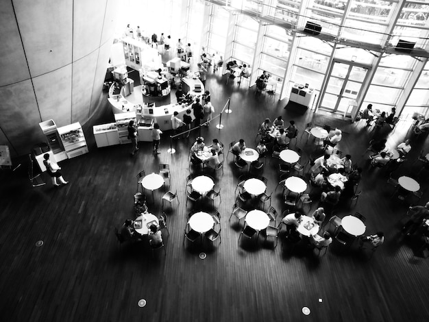 Photo high angle view of people in restaurant