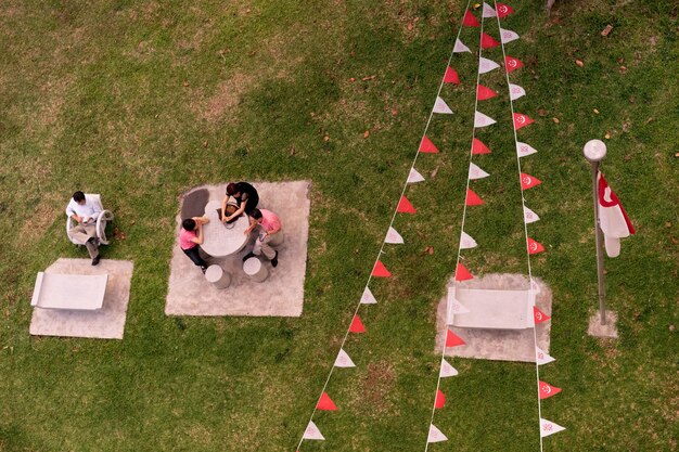 Photo high angle view of people resting at park