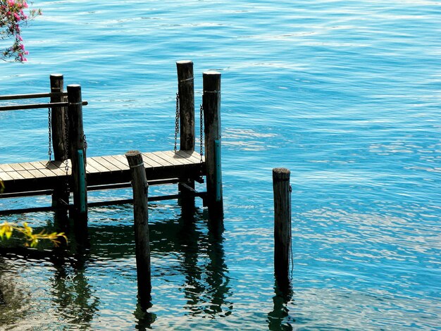 Photo high angle view of pier in lake