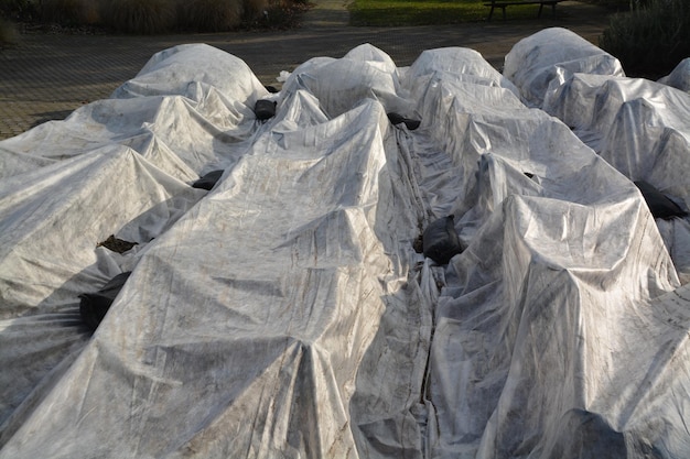 Photo high angle view of plastic covering on field