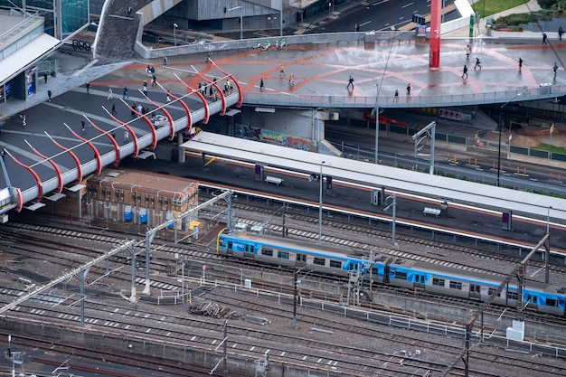 鉄道線路の高角度の眺め