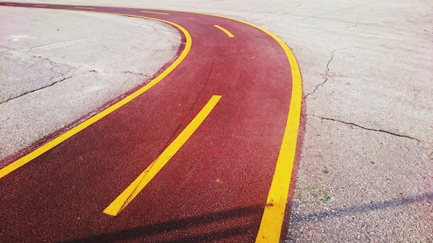 赤い道路の高角度の景色