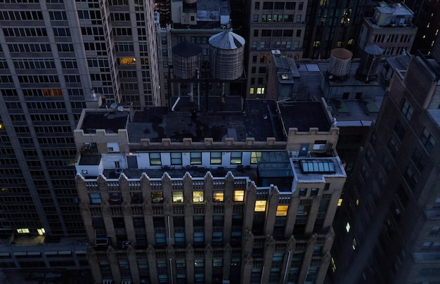 Photo high angle view of residential buildings in city of manhattan new york at night