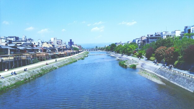 日本の川の高角度の景色