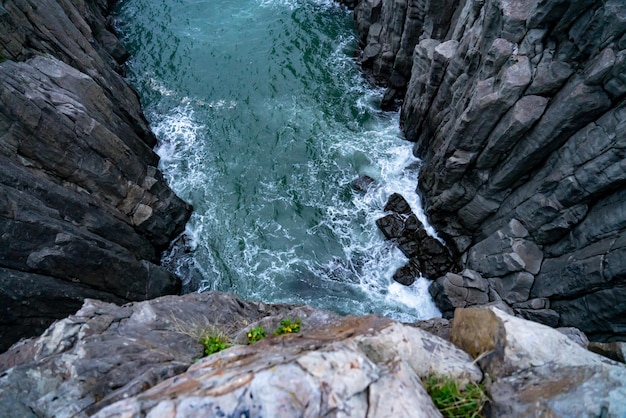 Photo high angle view of rocks in sea