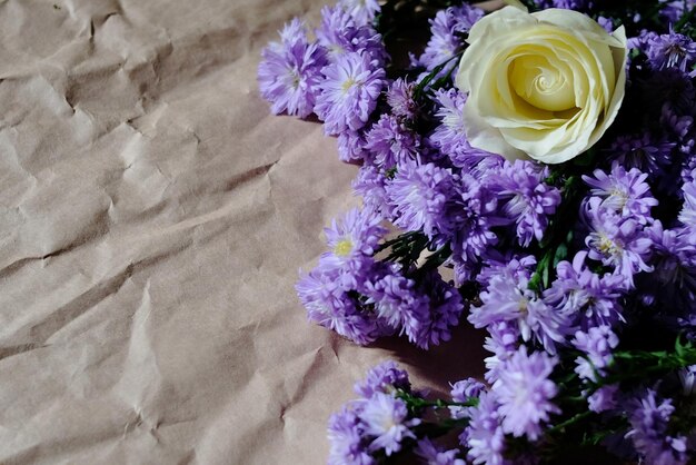 Photo high angle view of rose bouquet