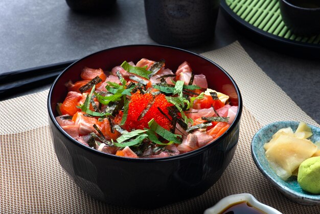 Photo high angle view of salad in bowl on table