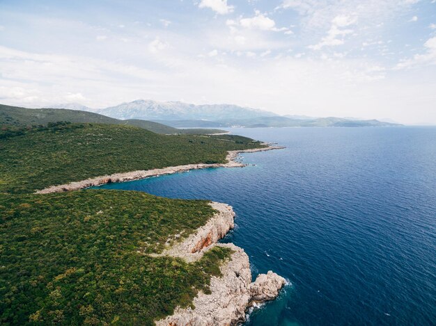 Photo high angle view of sea against sky