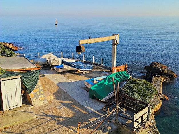 Foto vista ad alto angolo del mare contro il cielo