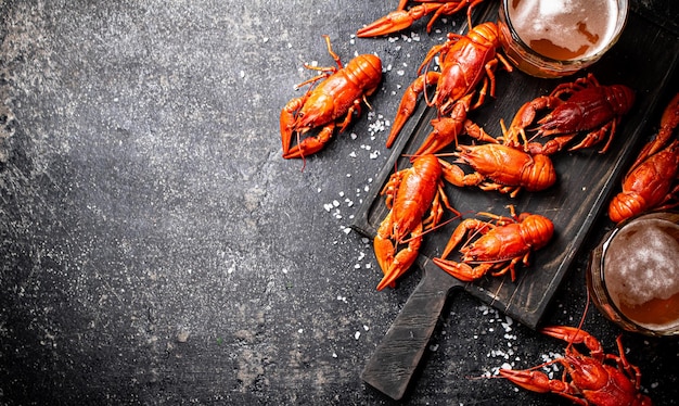 Foto vista ad alta angolazione dei frutti di mare sulla griglia da barbecue