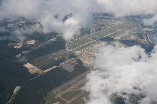 Photo high angle view of smoke emitting from land