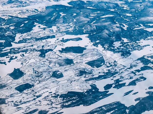 Photo high angle view of snow covered mountain