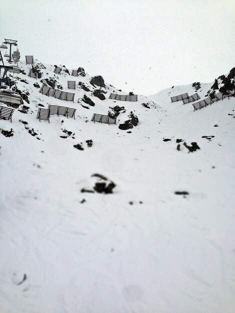 Foto vista ad alto angolo della neve