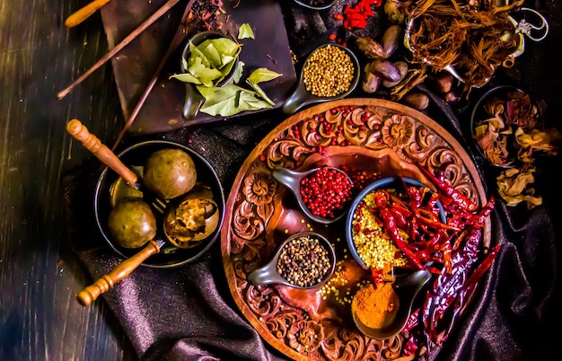 Photo high angle view of spices in bowl on table