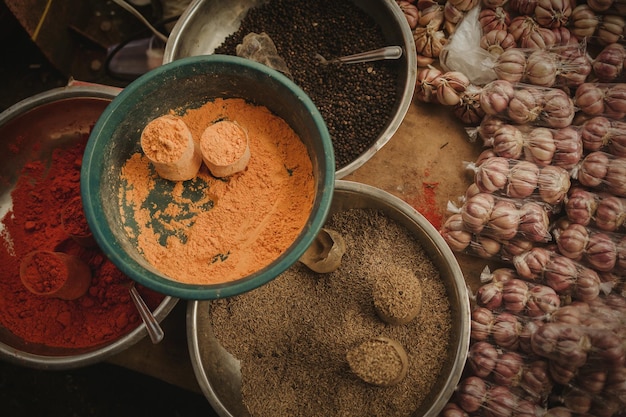 Photo high angle view of spices in container