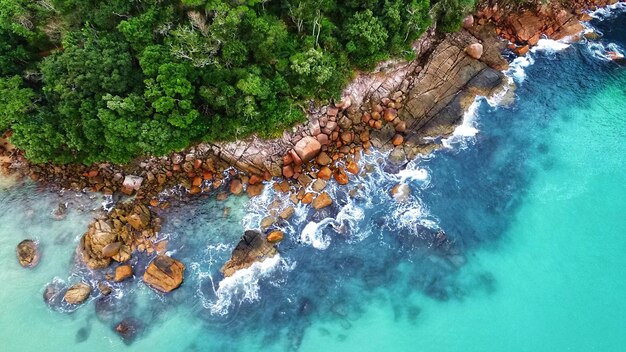 Photo high angle view of stones on shore