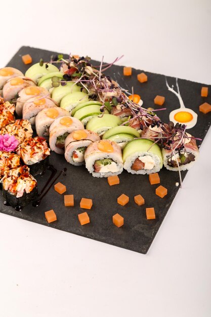 Photo high angle view of sushi in plate