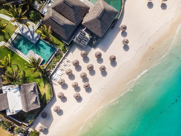 Photo high angle view of swimming pool at beach