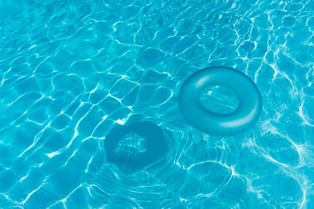 Photo high angle view of swimming in pool