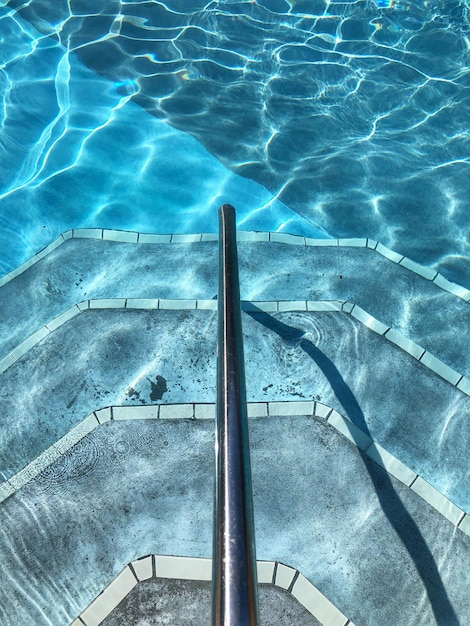 Photo high angle view of swimming pool